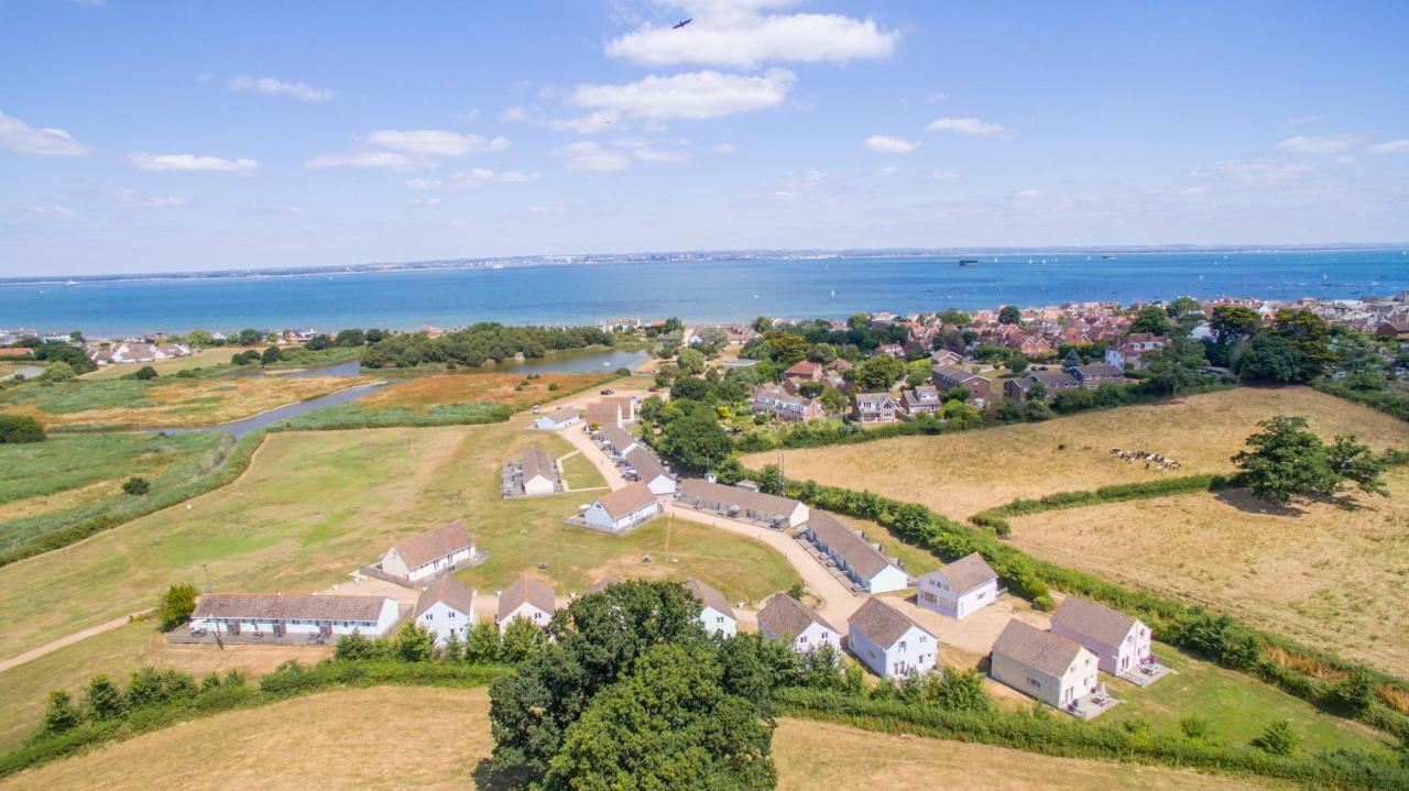 Seaview Holidays - Salterns Village Εξωτερικό φωτογραφία